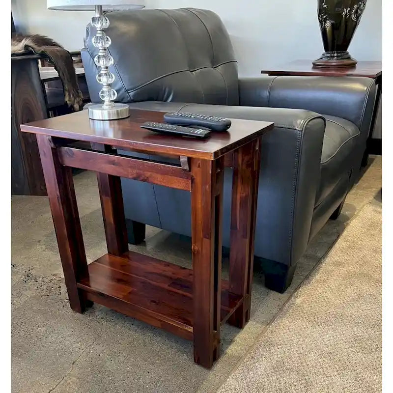 Table d'appoint fine en bois d'acacia massif naturel/acajou avec étagère inférieure